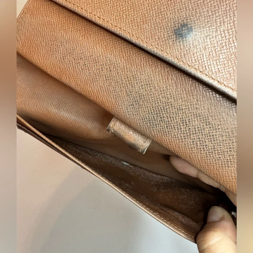 Louis Vuitton Monogram Sarah Wallet